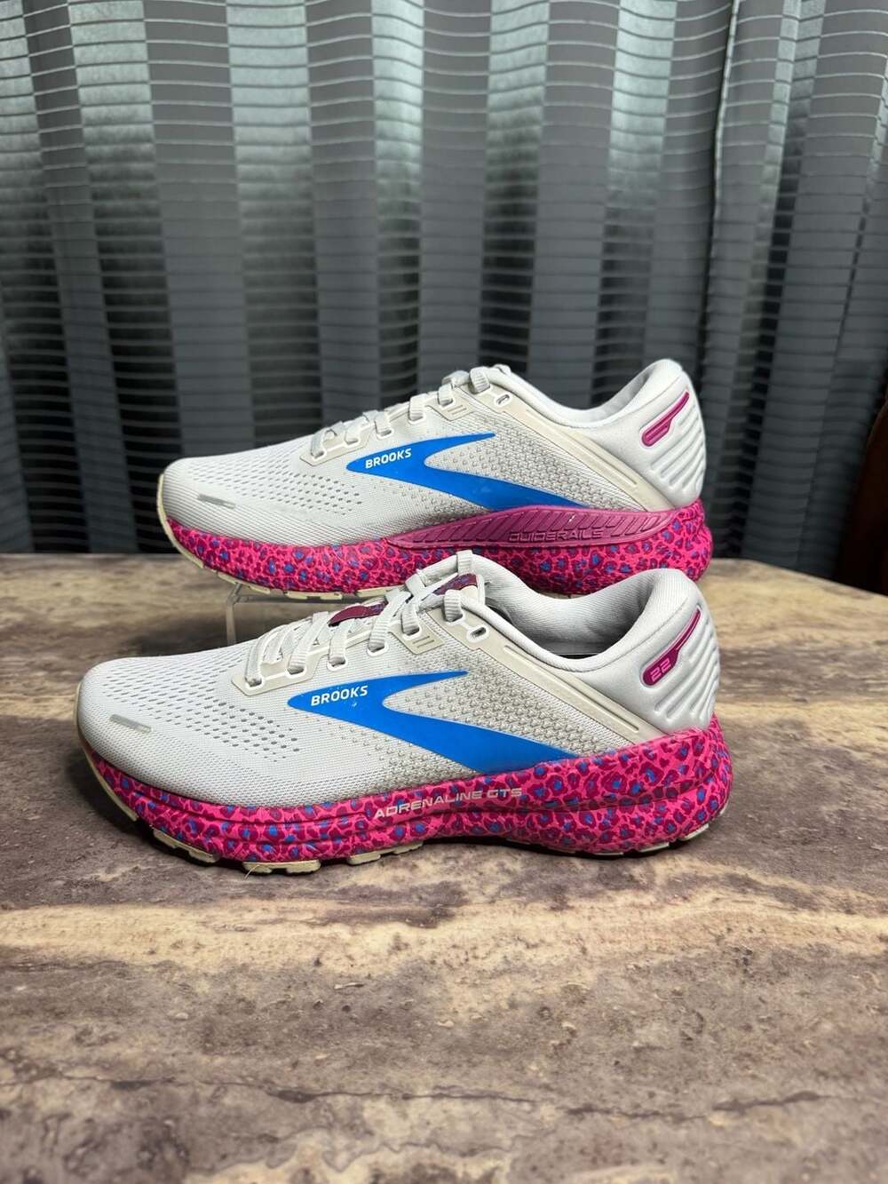 Women’s Brooks Adrenaline GTS 22.